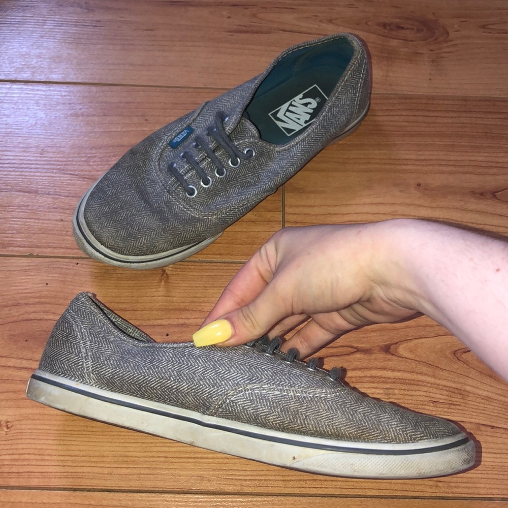 Vans - Picture 2 of 2